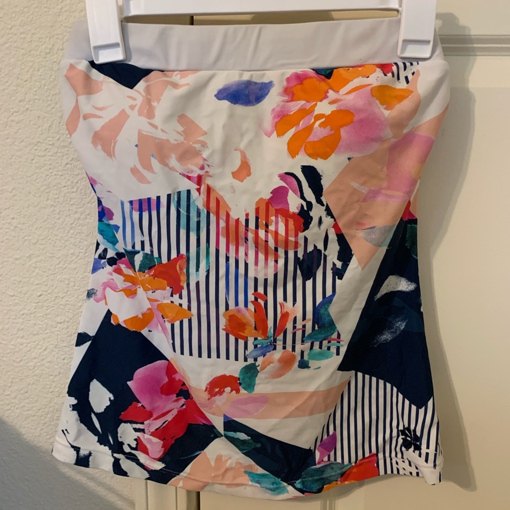 Hapari women’s strapless swim top, like new condition